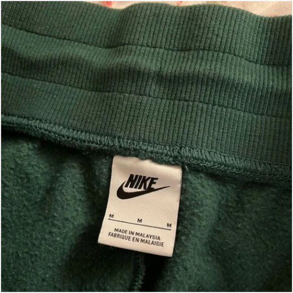 Nike Sweatpants in Kelly Green - Picture 3 of 5